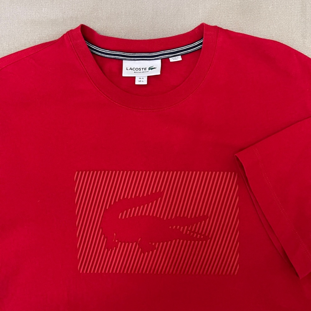 Lacoste Men's Bold Red Tee s. Large.